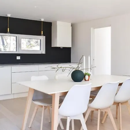 Awesome In W/ Sauna, Wifi And 5 Bedrooms * Vikedal