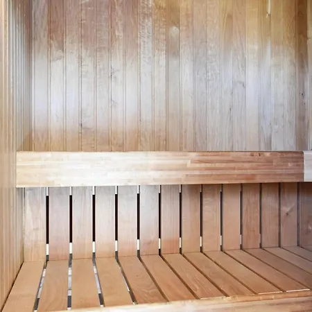 Awesome In W/ Sauna, Wifi And 5 Bedrooms Casa vacanze
